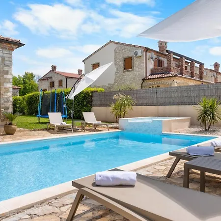 Serenita With Heated Pool فيلة *