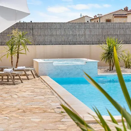 Serenita With Heated Pool *