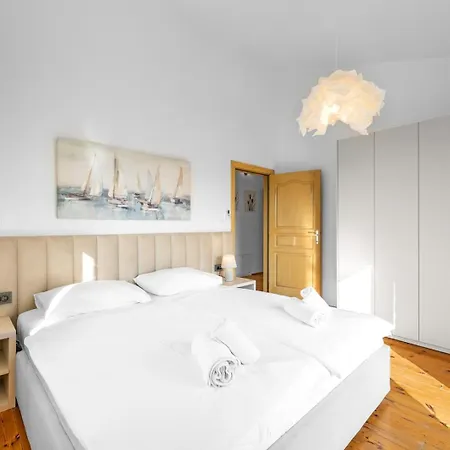 Serenita With Heated Pool Cabrunici