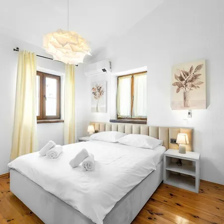 Serenita With Heated Pool * Cabrunici