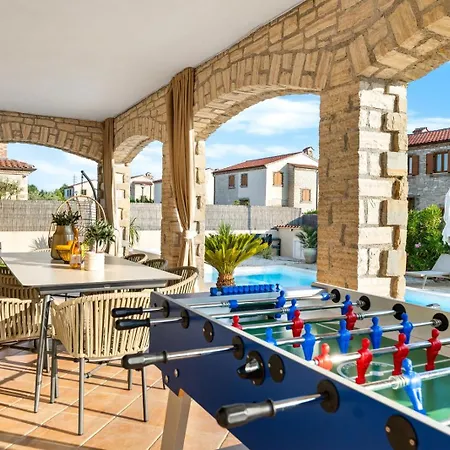 Serenita With Heated Pool فيلة